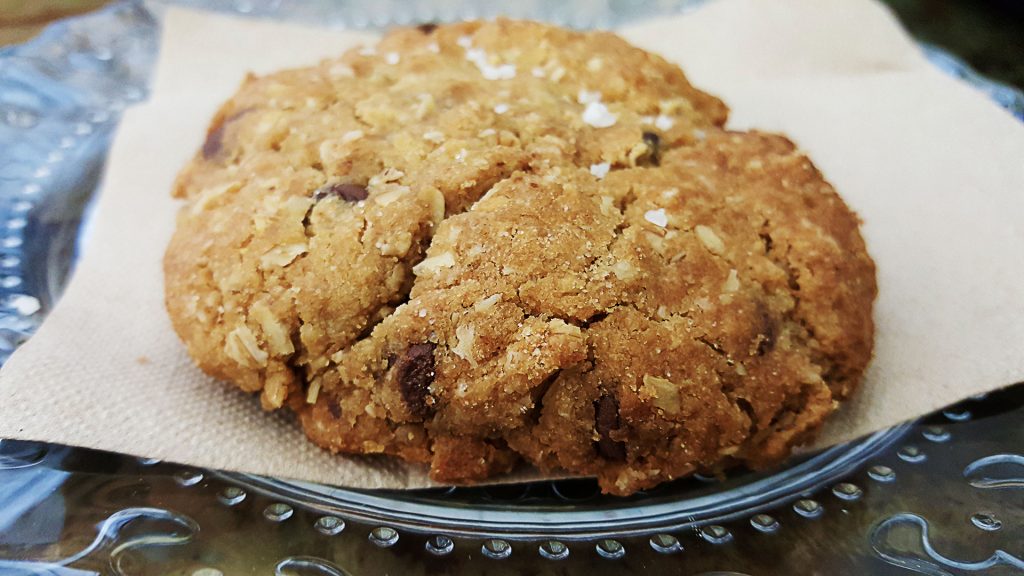 Salted milk chocolate chip cookie | tryhiddengems.com