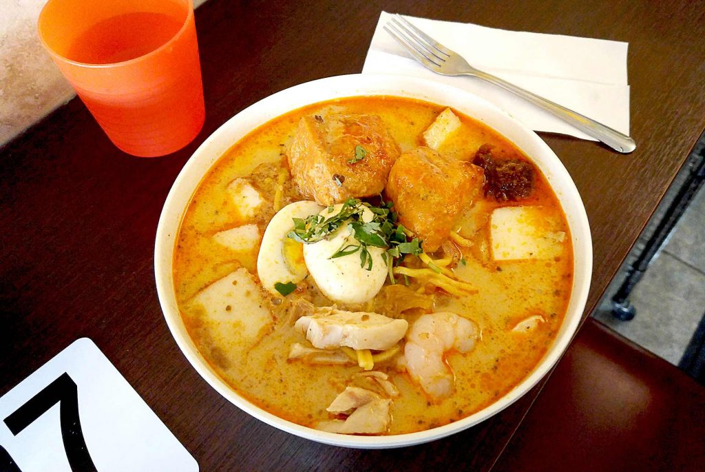 Laksa at Hawkers Delight | tryhiddengems.com