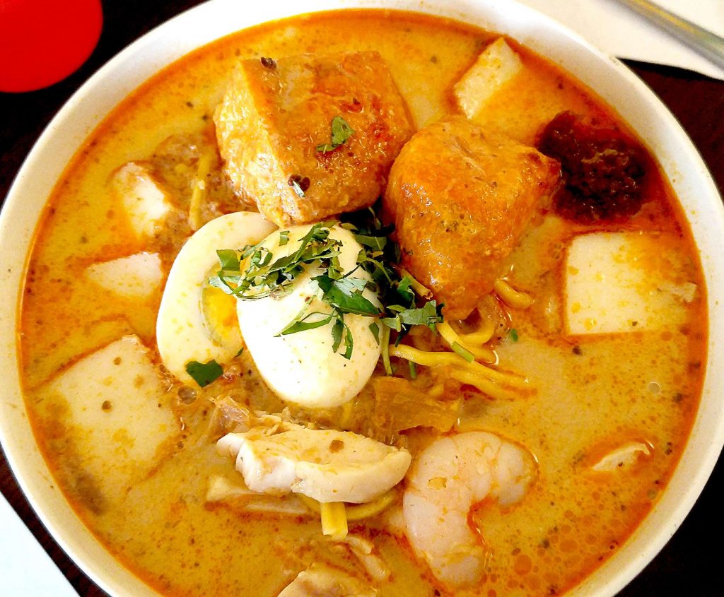 Laksa at Hawkers Delight | tryhiddengems.com