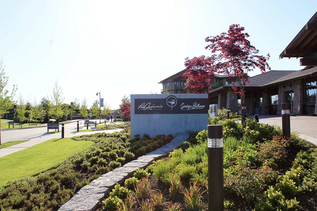 Pat Quinn's Golf Club - High End Bar Restaurant - Tsawwassen - Vancouver