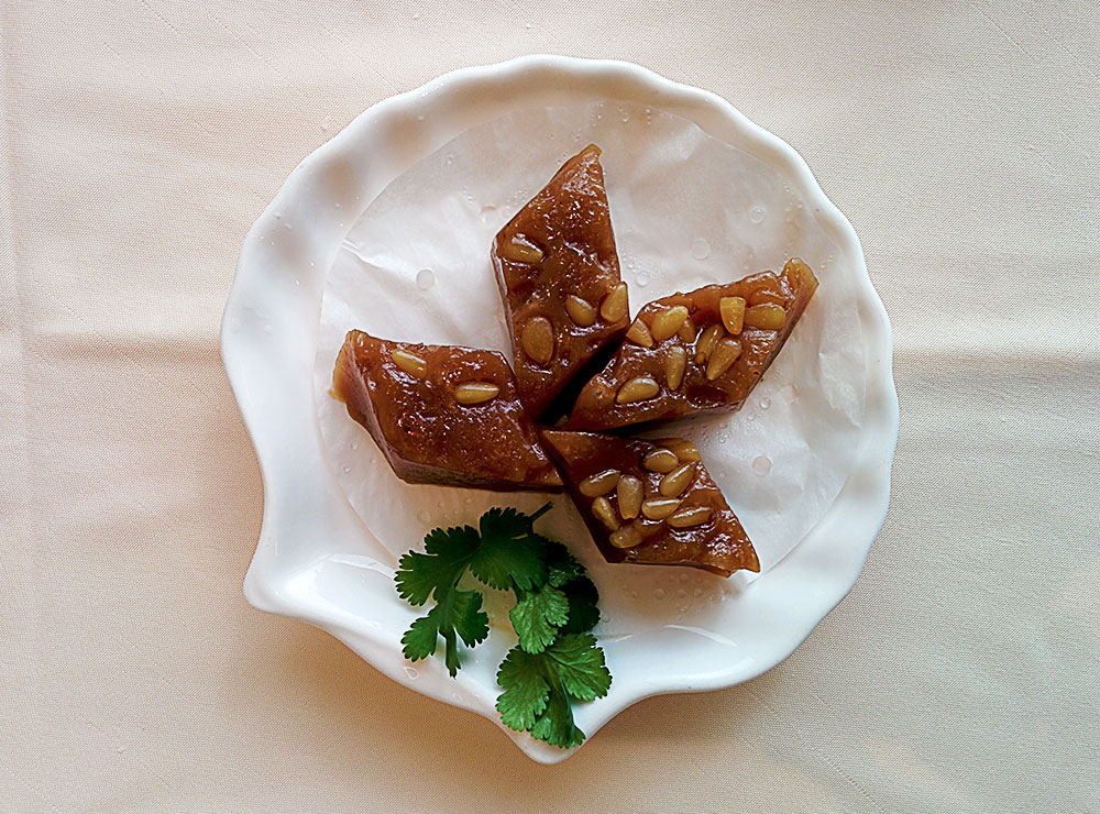 Mashed Dates Cake at Suhang Restaurant | tryhiddengems.com